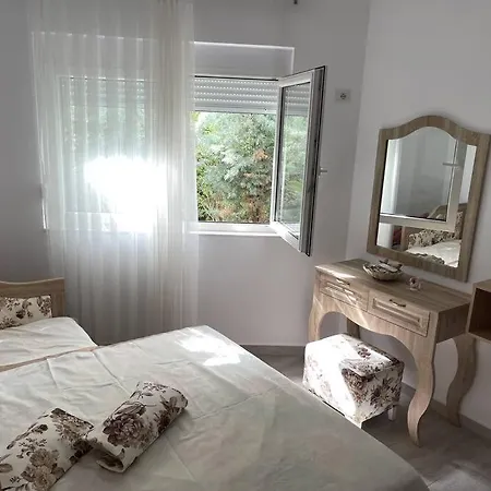 Blue Garden Villa, Gjiri I Lalezit * ドゥラス