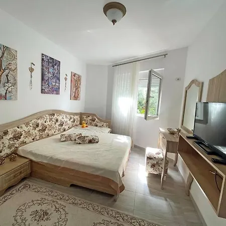 Blue Garden Villa, Gjiri I Lalezit