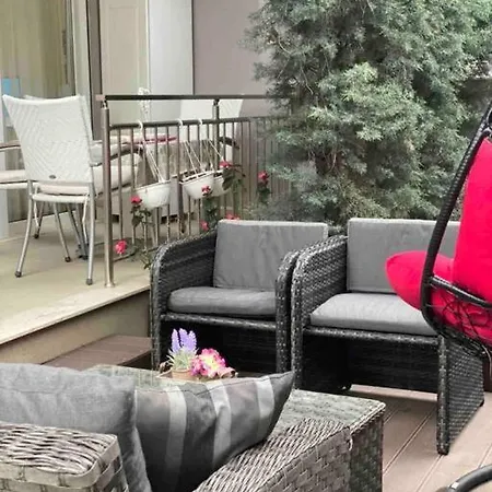 Blue Garden Villa, Gjiri I Lalezit *