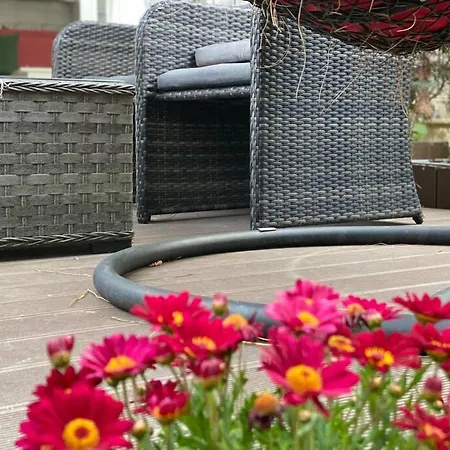 Blue Garden Villa, Gjiri I Lalezit Βίλα