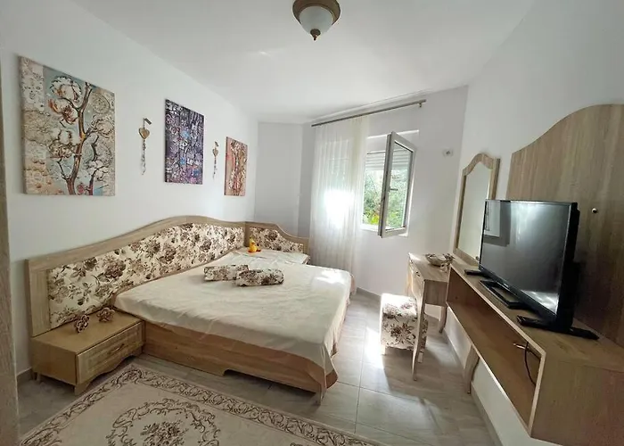 Blue Garden Villa, Gjiri I Lalezit